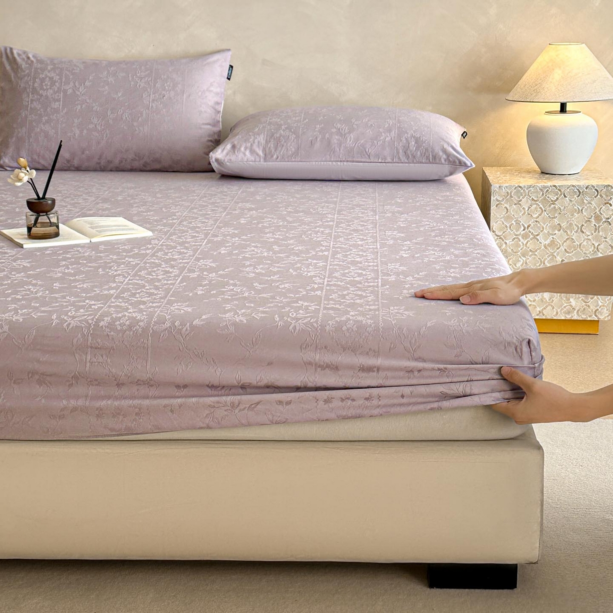 91家纺网 家纺一手货源 找家纺 涵宸家纺 2026新款全棉提花里拉系列单床笠 床笠-沁语-紫