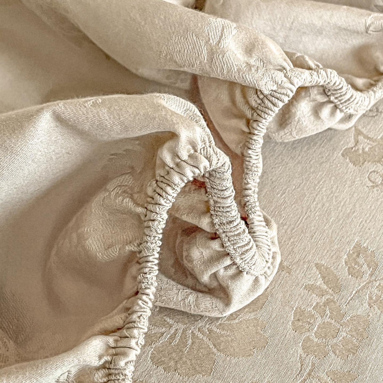 91家纺网 家纺一手货源 找家纺 涵宸家纺 2026新款全棉提花里拉系列单床笠 床笠-山慕色