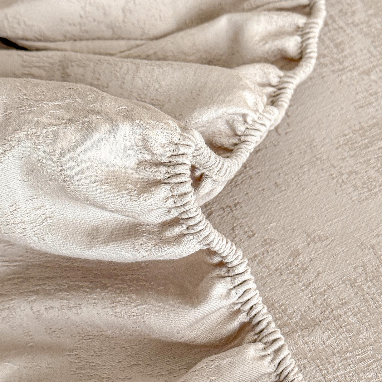 91家纺网 家纺一手货源 找家纺 涵宸家纺 2026新款全棉提花里拉系列单床笠 床笠-雾絮-灰