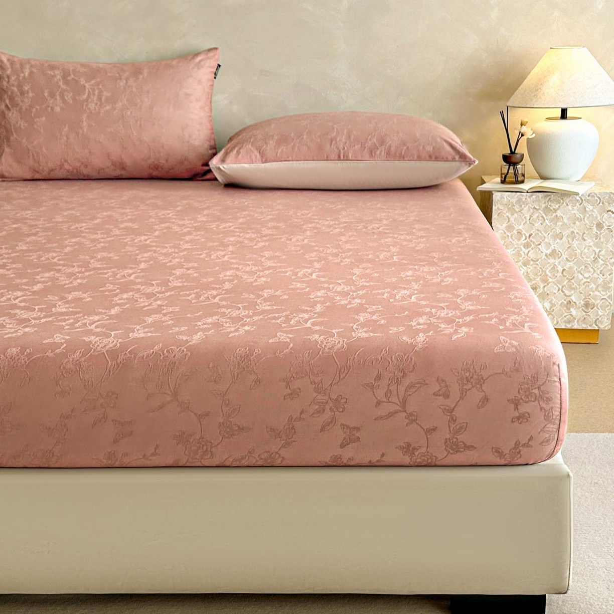 91家纺网 家纺一手货源 找家纺 涵宸家纺 2026新款全棉提花里拉系列单床笠 床笠-毓影-豆沙