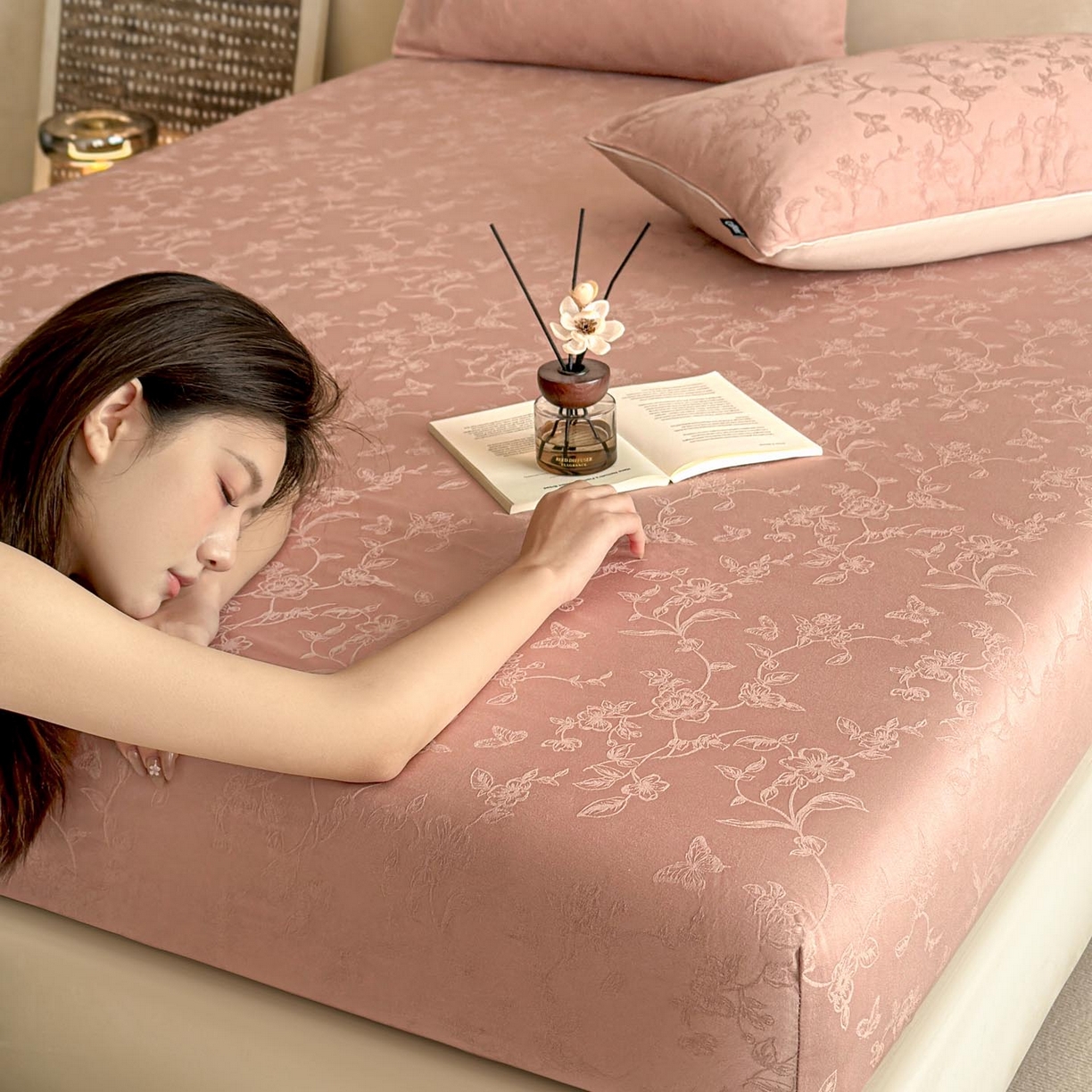 91家纺网 家纺一手货源 找家纺 涵宸家纺 2026新款全棉提花里拉系列单床笠 床笠-毓影-豆沙