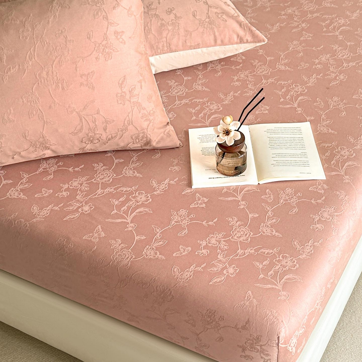 91家纺网 家纺一手货源 找家纺 涵宸家纺 2026新款全棉提花里拉系列单床笠 床笠-毓影-豆沙