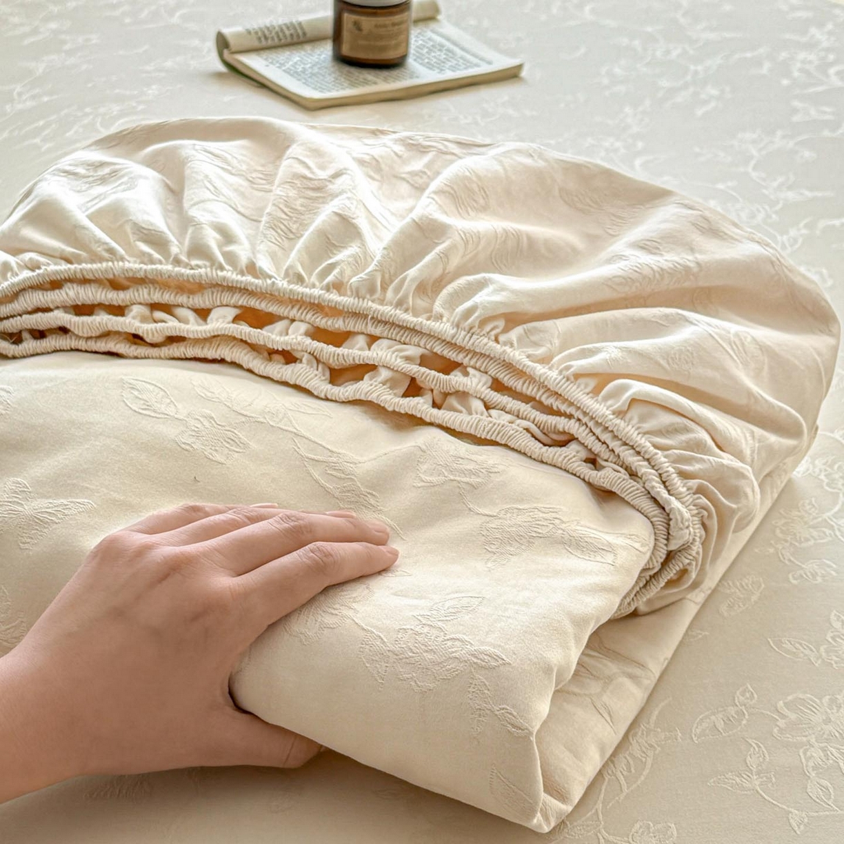 涵宸家纺 2026新款全棉提花里拉系列单床笠 床笠-毓影-奶白