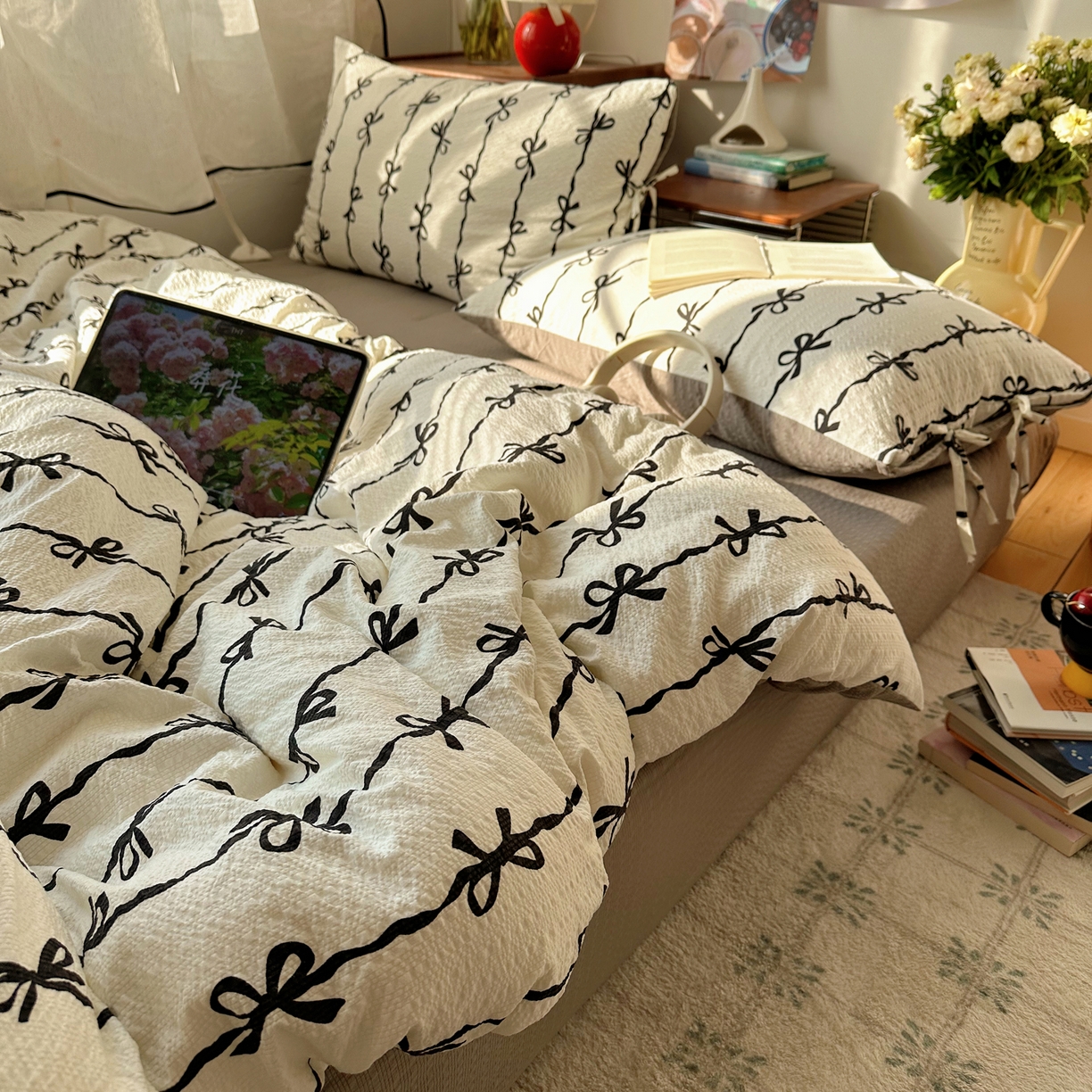 91家纺网 家纺一手货源 找家纺 顾里家纺 2026新款韩系蝴蝶结系带泡芙棉套件四件套  会员-2元 可定制床笠+8元（小四件不做床笠） 黑蝴蝶结