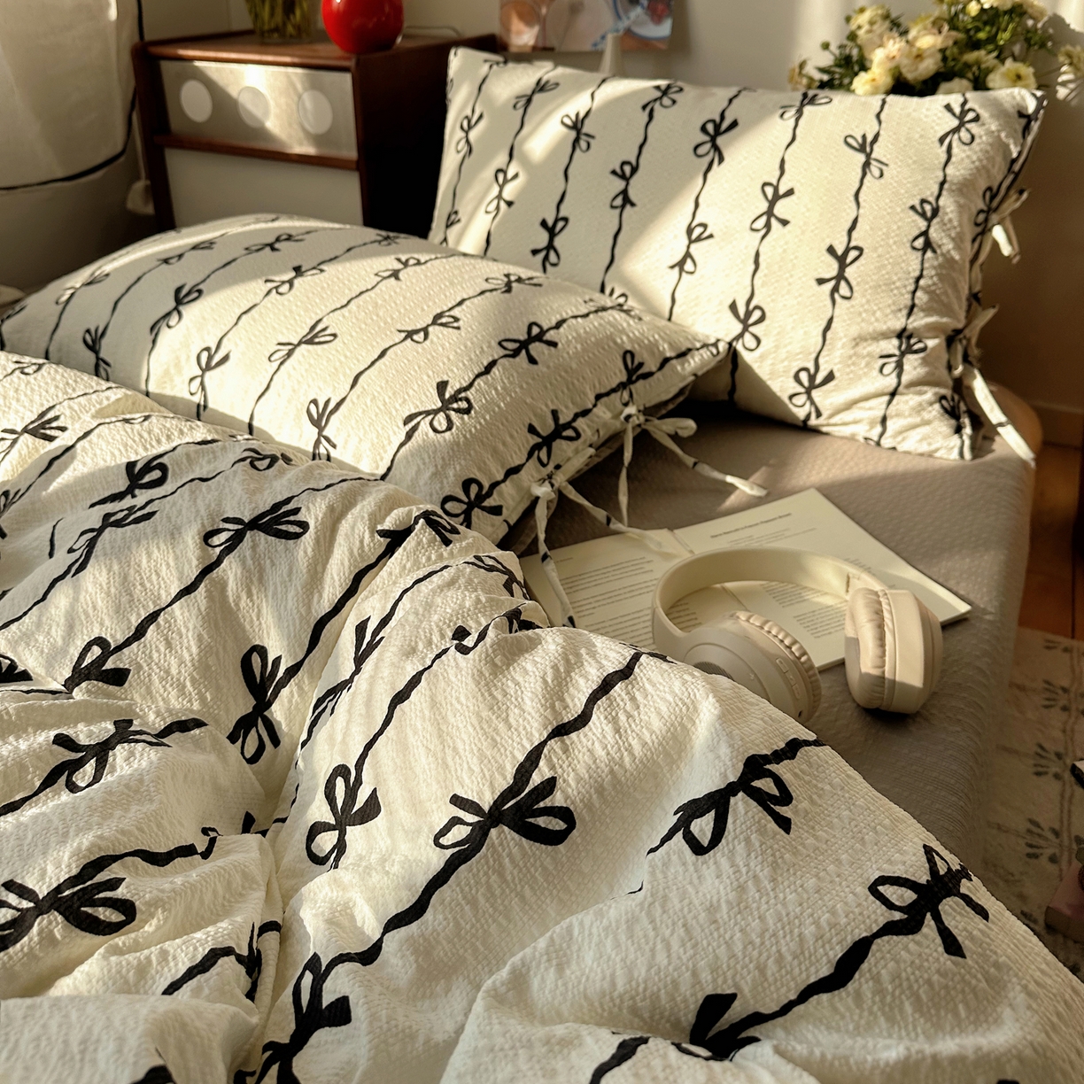 91家纺网 家纺一手货源 找家纺 顾里家纺 2026新款韩系蝴蝶结系带泡芙棉套件四件套  会员-2元 可定制床笠+8元（小四件不做床笠） 黑蝴蝶结