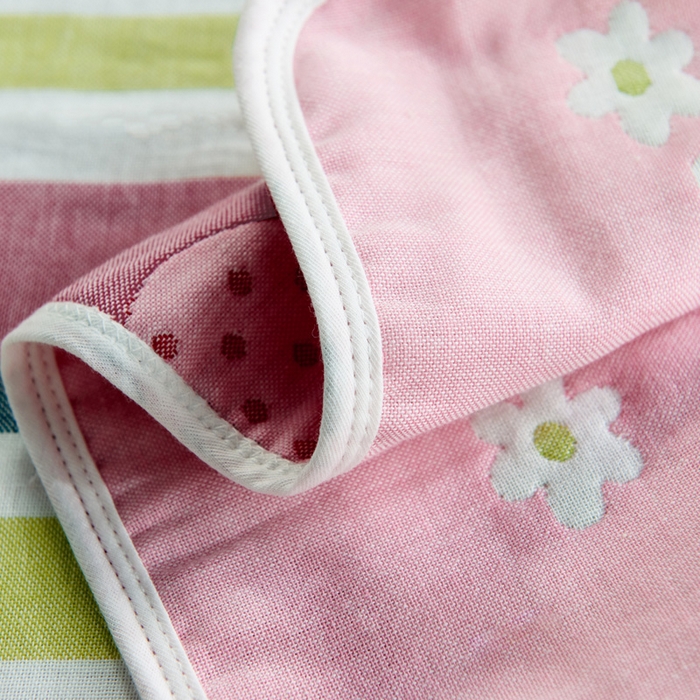 91家纺网 家纺一手货源 找家纺 朴尔家纺-毛巾被 2026新款六层纱布全棉循环小花型枕巾 甜甜草莓粉枕巾