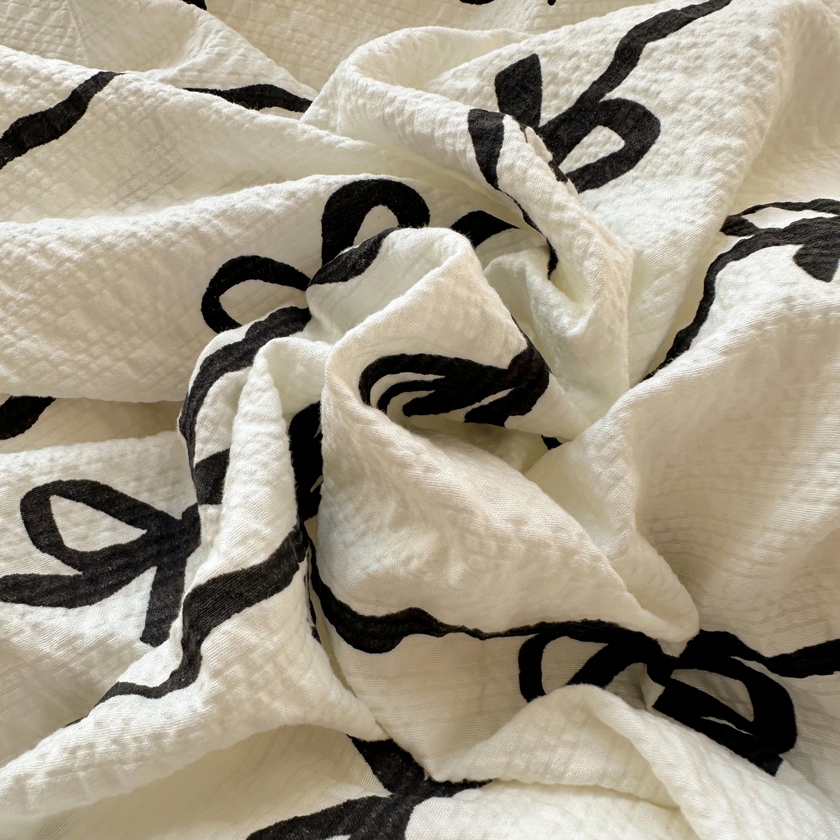 91家纺网 家纺一手货源 找家纺 顾里家纺 2026新款韩系蝴蝶结系带泡芙棉套件四件套  会员-2元 可定制床笠+8元（小四件不做床笠） 黑蝴蝶结