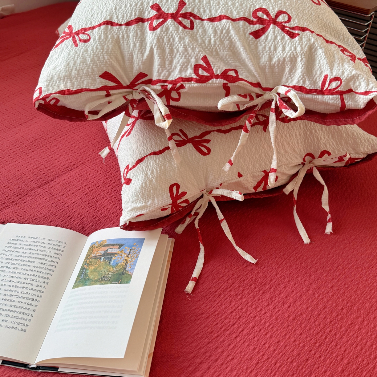 91家纺网 家纺一手货源 找家纺 顾里家纺 2026新款韩系蝴蝶结系带泡芙棉套件四件套  会员-2元 可定制床笠+8元（小四件不做床笠） 红蝴蝶结