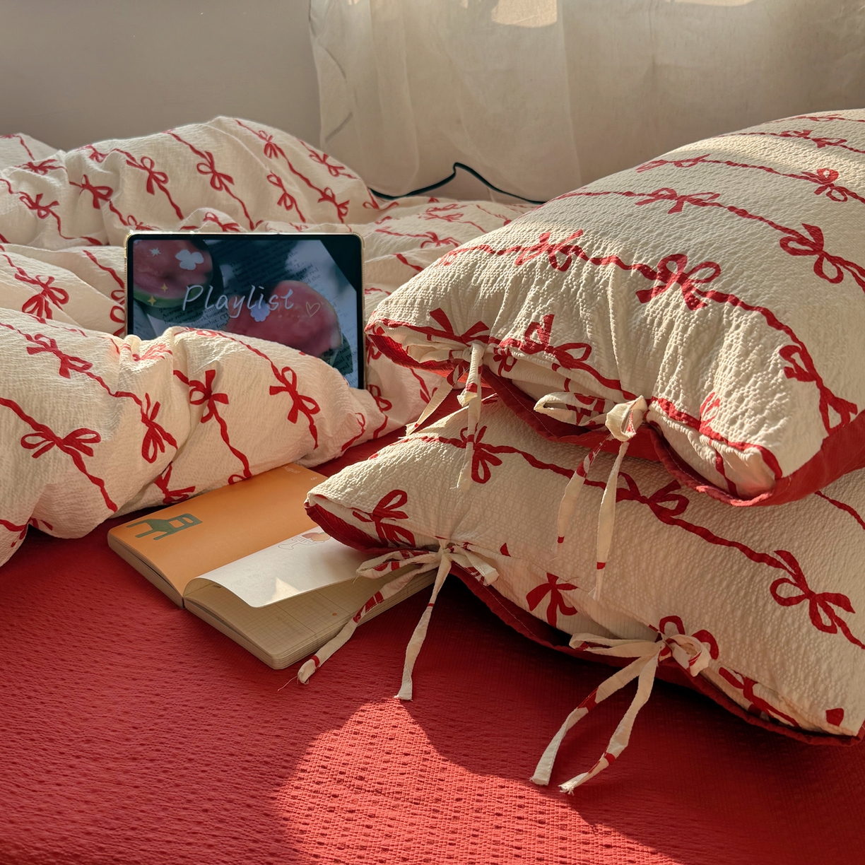 91家纺网 家纺一手货源 找家纺 顾里家纺 2026新款韩系蝴蝶结系带泡芙棉套件四件套  会员-2元 可定制床笠+8元（小四件不做床笠） 红蝴蝶结