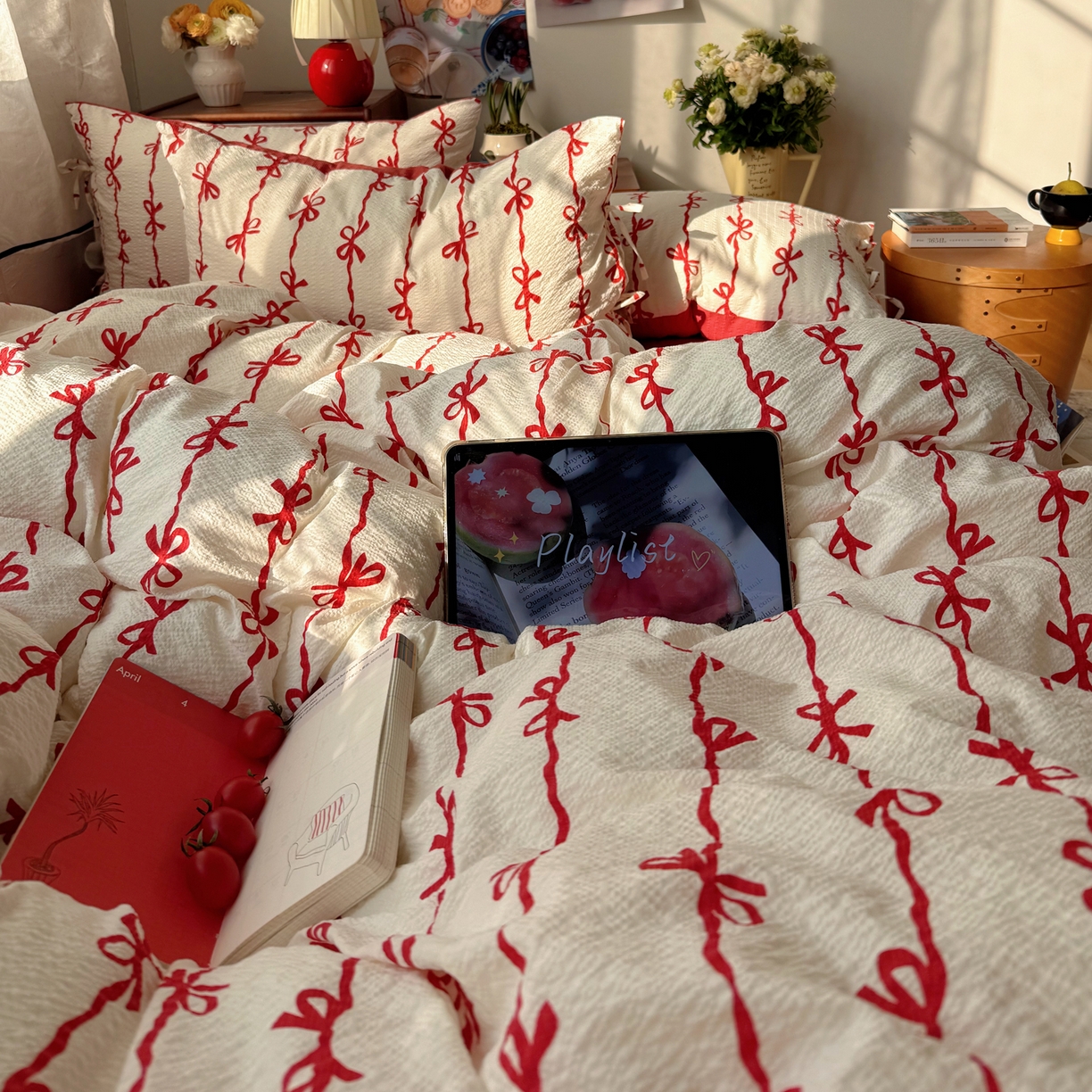 91家纺网 家纺一手货源 找家纺 顾里家纺 2026新款韩系蝴蝶结系带泡芙棉套件四件套  会员-2元 可定制床笠+8元（小四件不做床笠） 红蝴蝶结