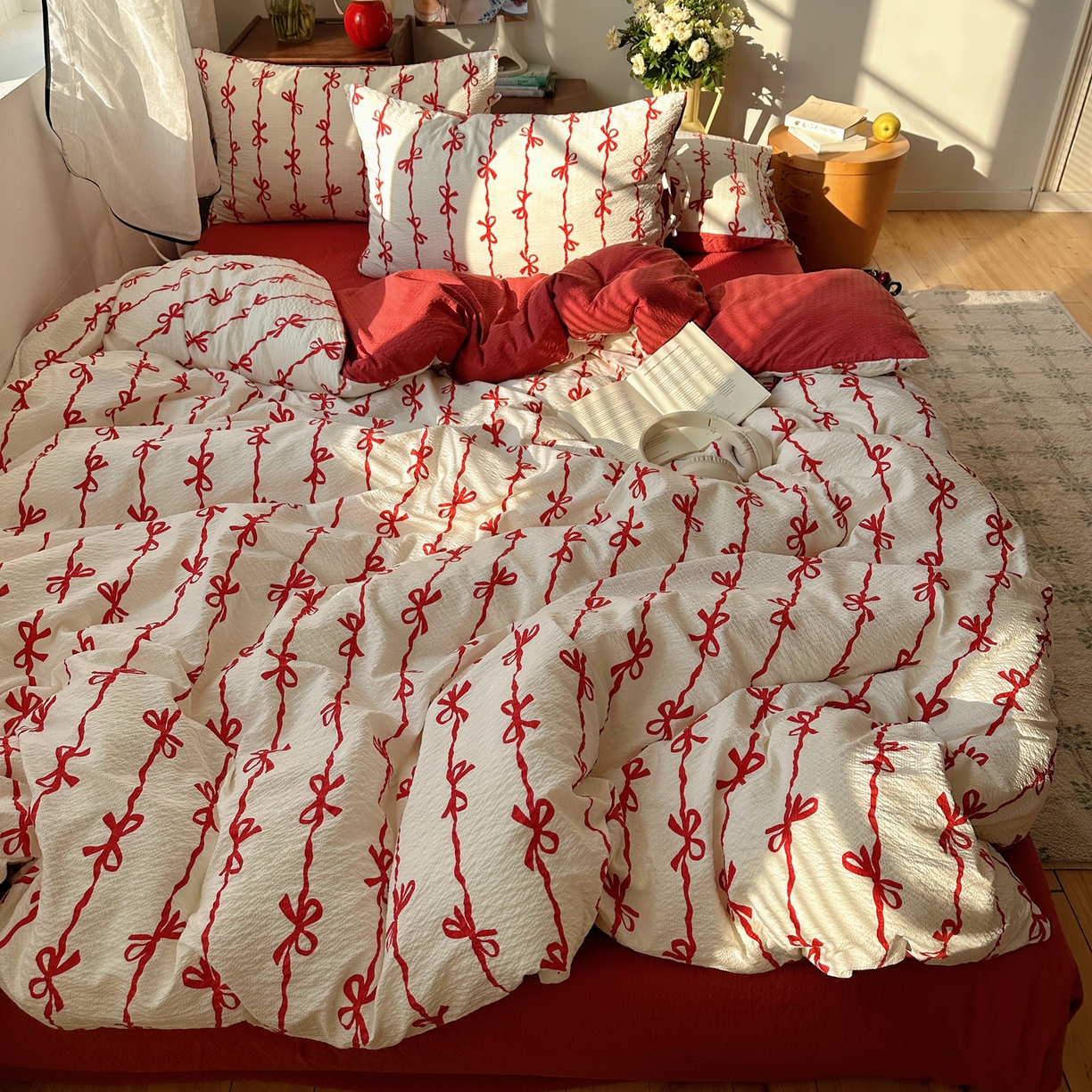 91家纺网 家纺一手货源 找家纺 顾里家纺 2026新款韩系蝴蝶结系带泡芙棉套件四件套  会员-2元 可定制床笠+8元（小四件不做床笠） 红蝴蝶结