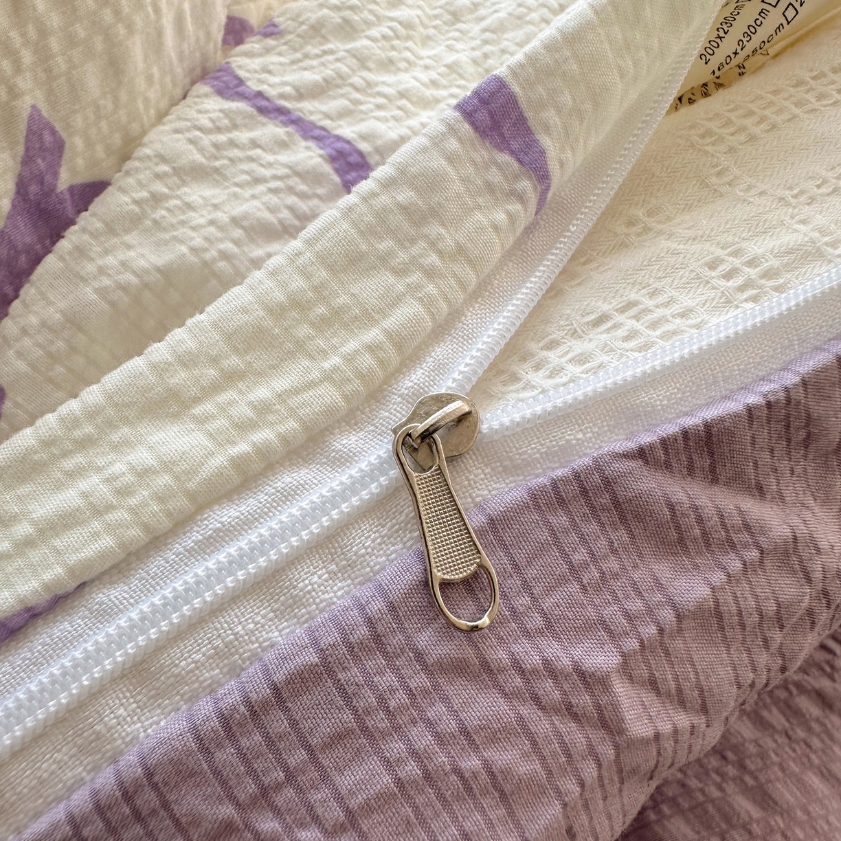 91家纺网 家纺一手货源 找家纺 顾里家纺 2026新款韩系蝴蝶结系带泡芙棉套件四件套  会员-2元 可定制床笠+8元（小四件不做床笠） 紫蝴蝶结