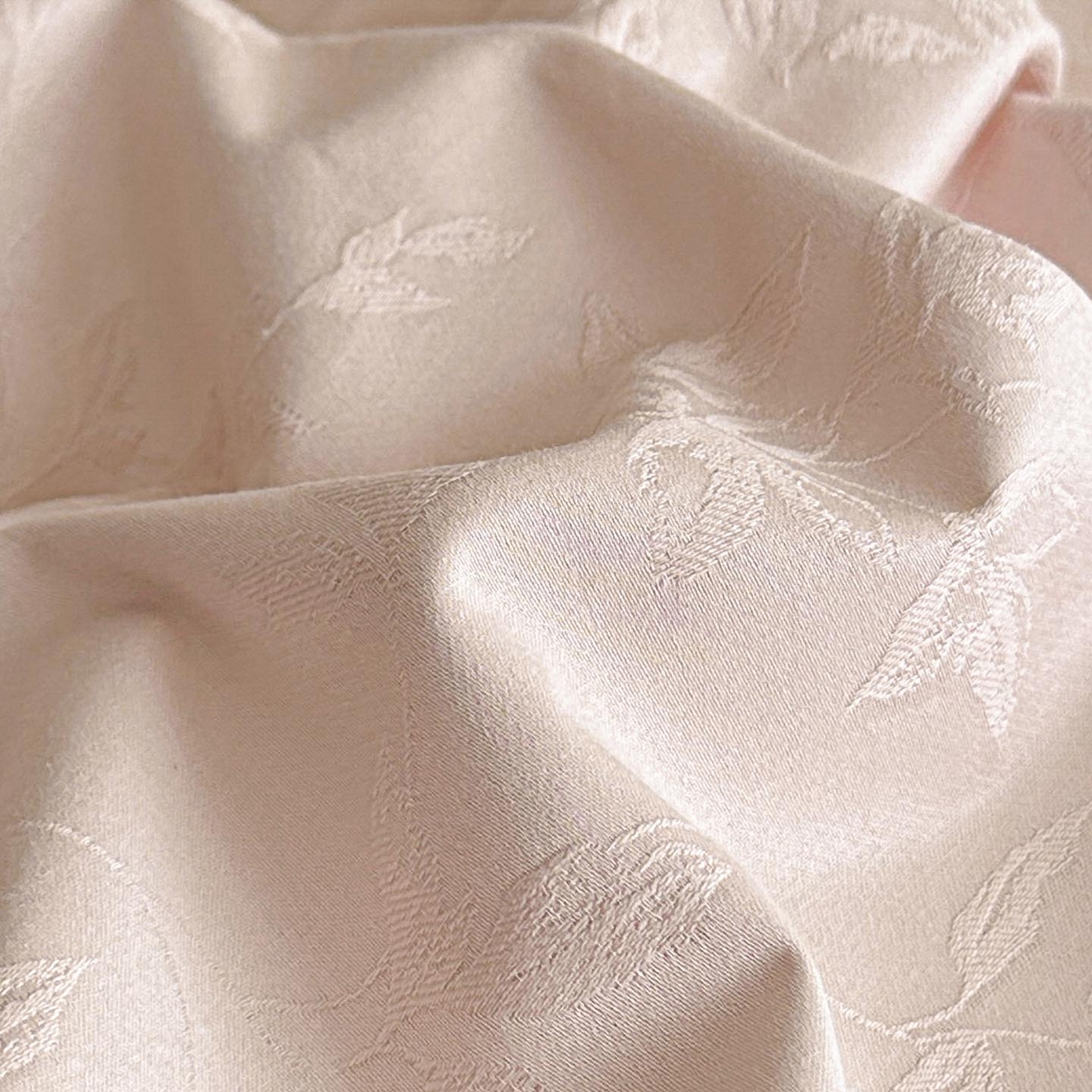 91家纺网 家纺一手货源 找家纺 涵宸家纺 2026新款全棉提花里拉系列单床单 床单-沁语-粉金