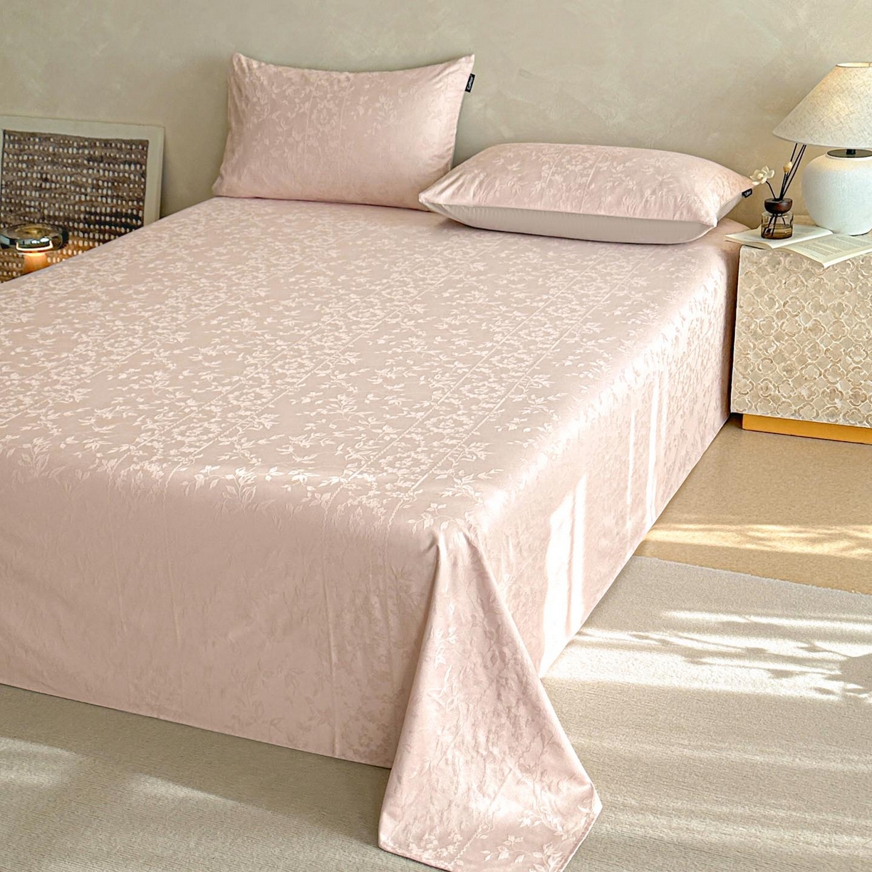 91家纺网 家纺一手货源 找家纺 涵宸家纺 2026新款全棉提花里拉系列单床单 床单-沁语-粉金