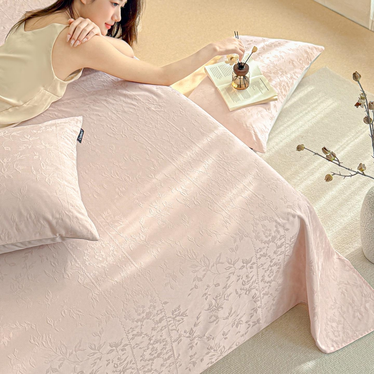 91家纺网 家纺一手货源 找家纺 涵宸家纺 2026新款全棉提花里拉系列单床单 床单-沁语-粉金