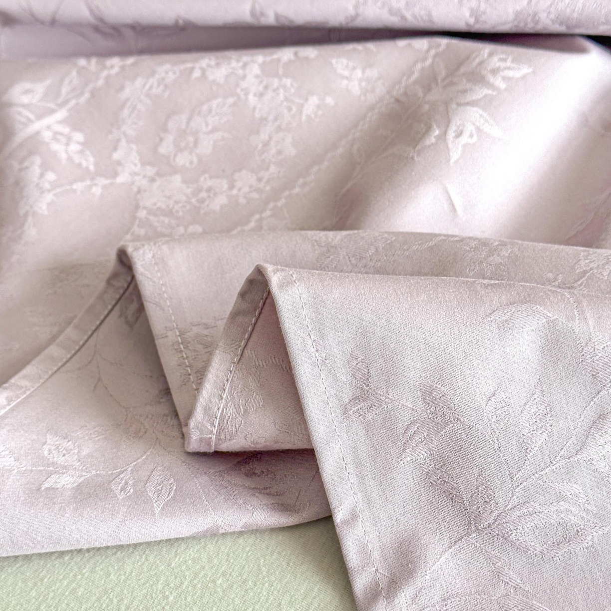 91家纺网 家纺一手货源 找家纺 涵宸家纺 2026新款全棉提花里拉系列单床单 床单-沁语-紫