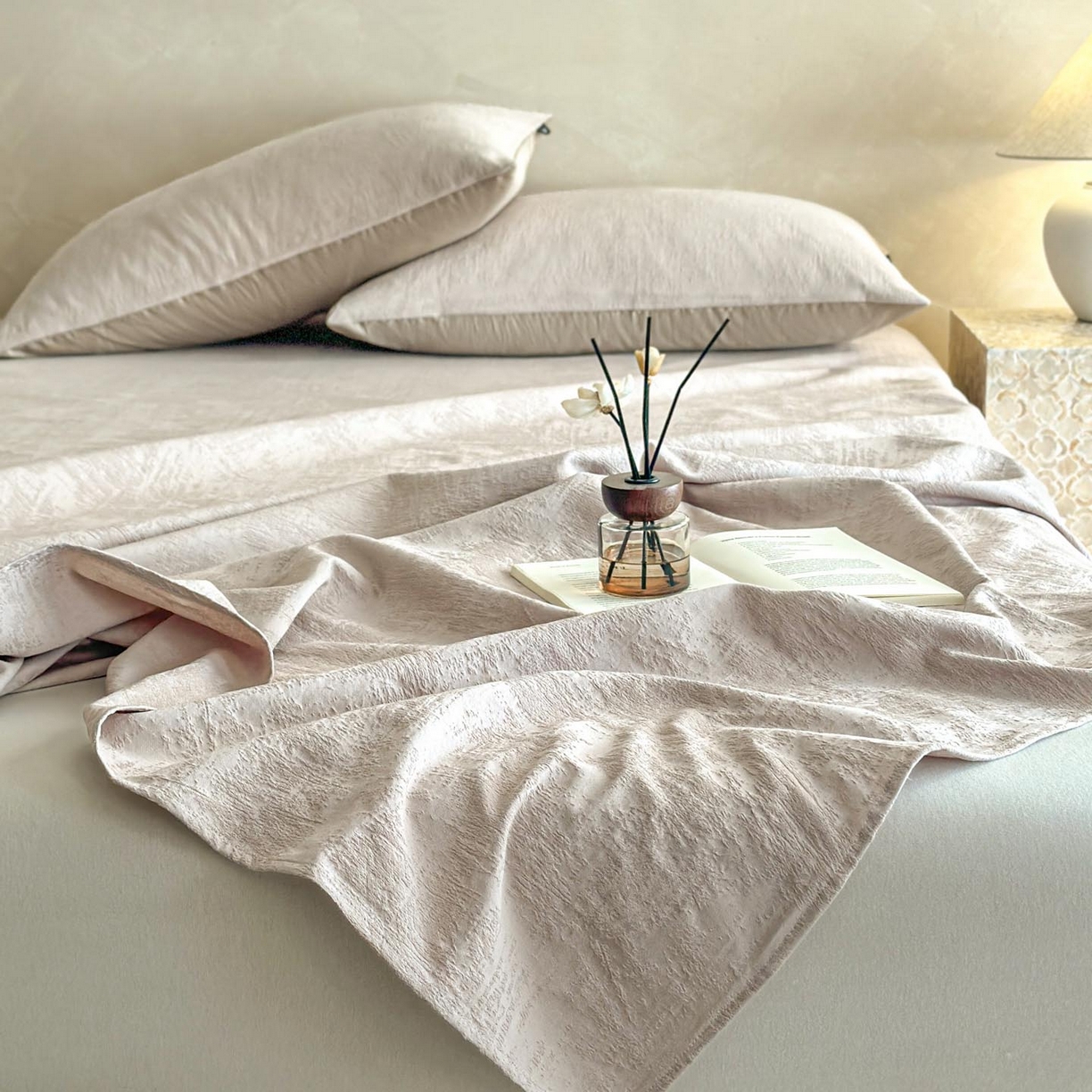 91家纺网 家纺一手货源 找家纺 涵宸家纺 2026新款全棉提花里拉系列单床单 床单-雾絮-灰