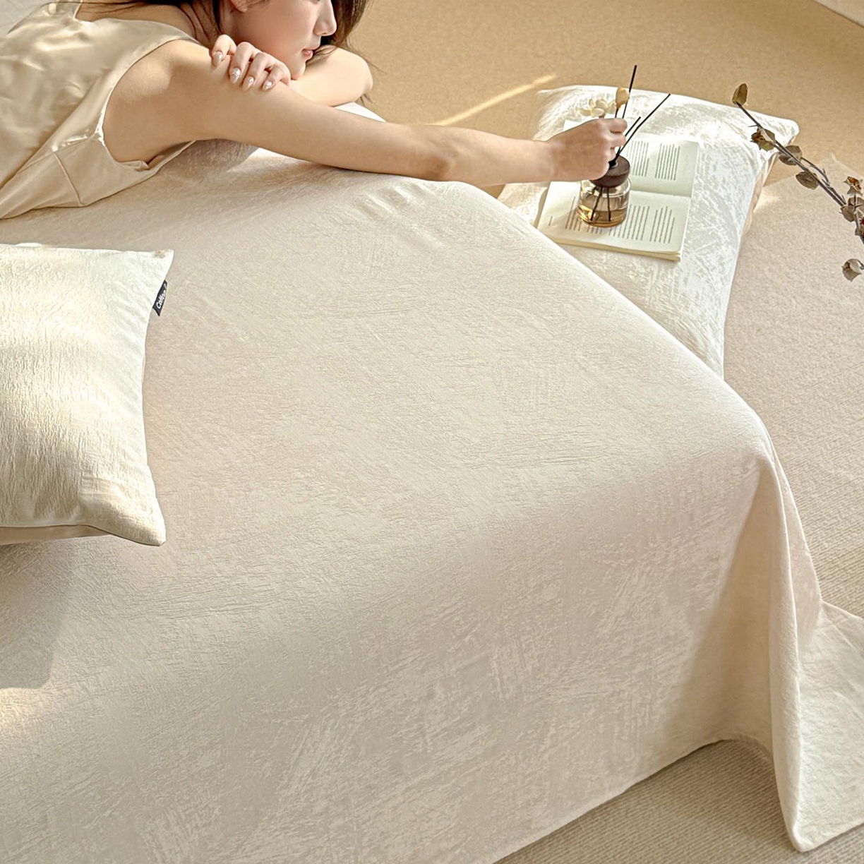 91家纺网 家纺一手货源 找家纺 涵宸家纺 2026新款全棉提花里拉系列单床单 床单-雾絮-奶白