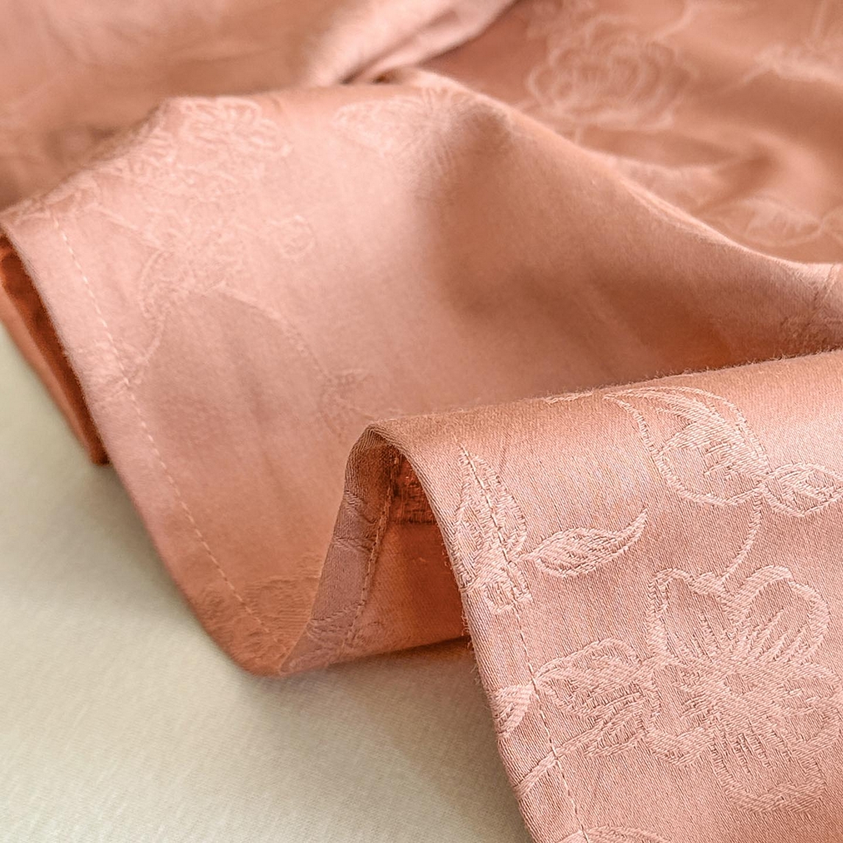 91家纺网 家纺一手货源 找家纺 涵宸家纺 2026新款全棉提花里拉系列单床单 床单-毓影-豆沙