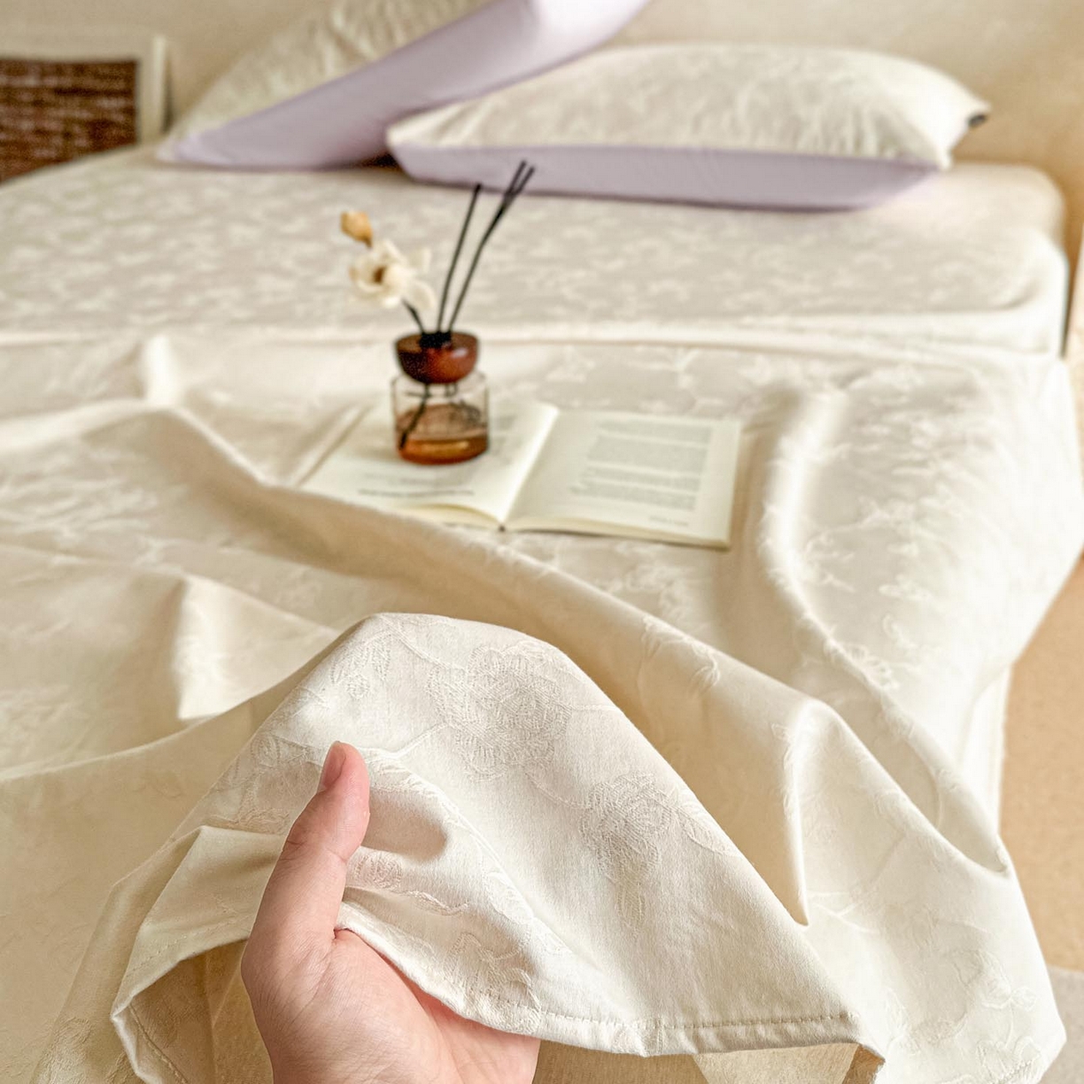 91家纺网 家纺一手货源 找家纺 涵宸家纺 2026新款全棉提花里拉系列单床单 床单-毓影-奶白