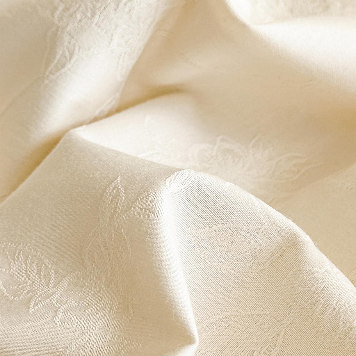 91家纺网 家纺一手货源 找家纺 涵宸家纺 2026新款全棉提花里拉系列单床单 床单-毓影-奶白