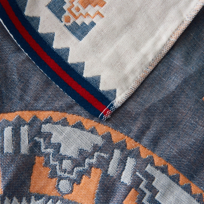 91家纺网 家纺一手货源 找家纺 朴尔家纺-毛巾被 2026新款波西米亚风全棉四层纱布枕巾 塞尔维亚藏青红