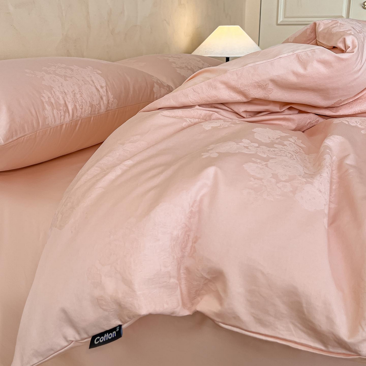 91家纺网 家纺一手货源 找家纺 涵宸家纺 2026新款全棉提花里拉系列四件套 花夕-粉