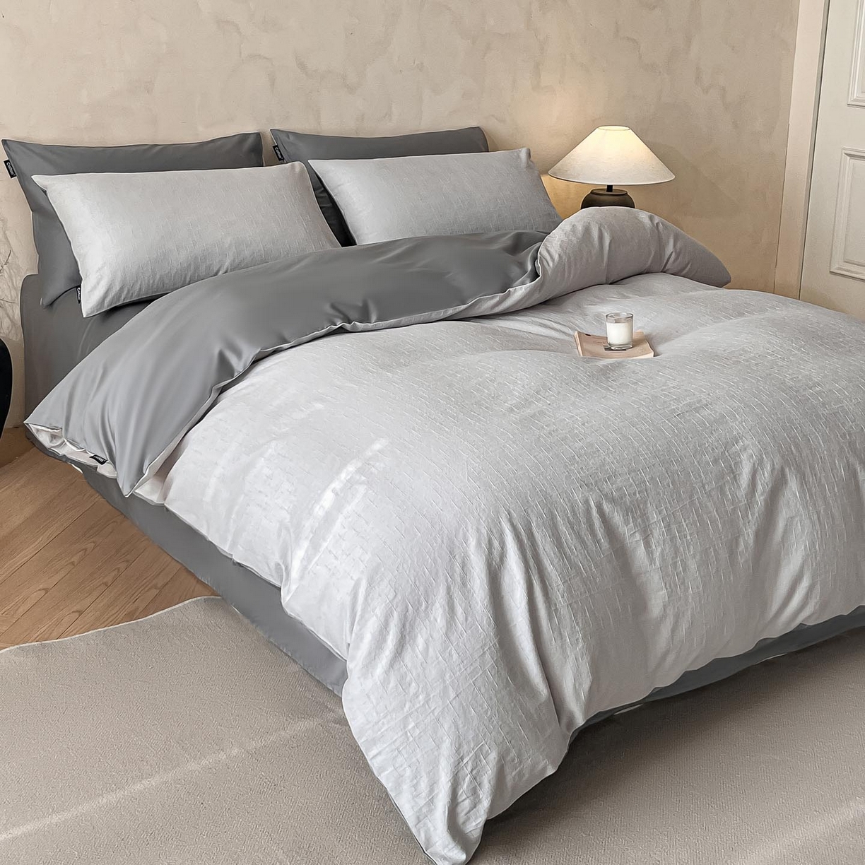 91家纺网 家纺一手货源 找家纺 涵宸家纺 2026新款全棉提花里拉系列四件套 凌维-灰