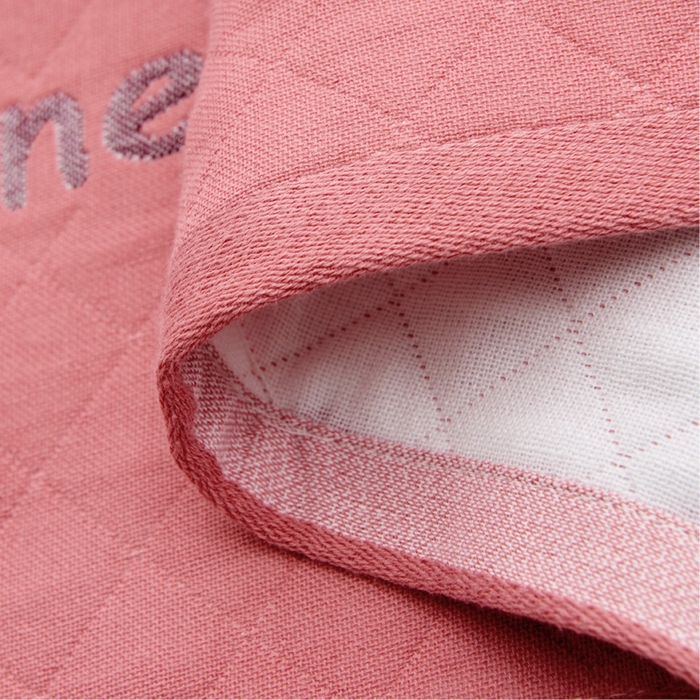 91家纺网 家纺一手货源 找家纺 朴尔家纺-毛巾被 2026新款三层纱布枕巾确认版 阳光熊-粉