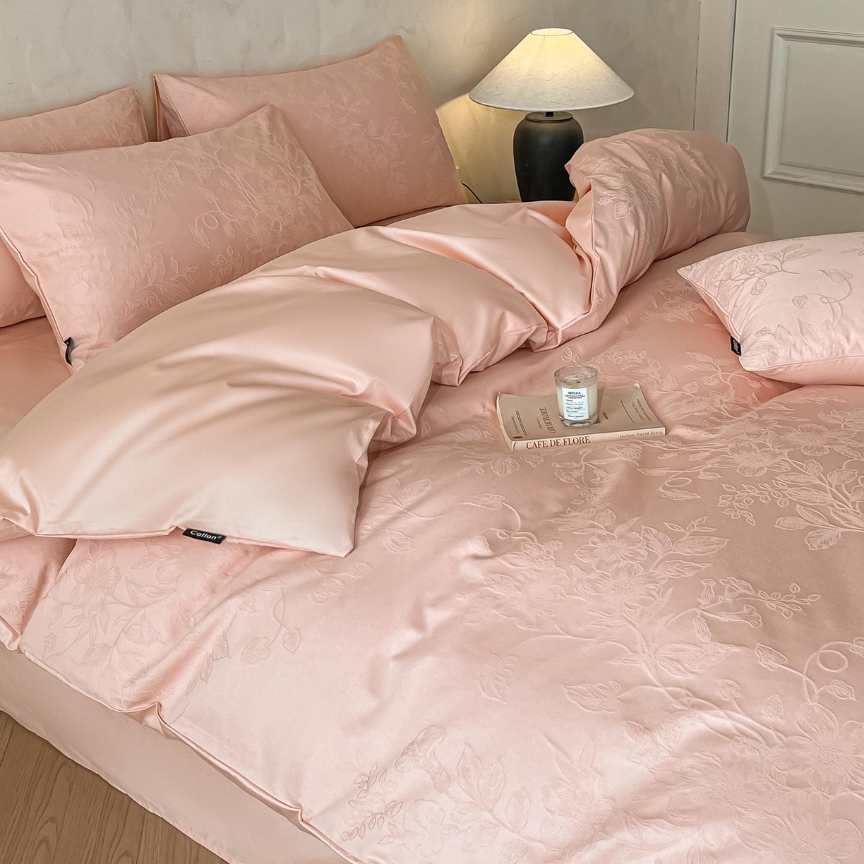 91家纺网 家纺一手货源 找家纺 涵宸家纺 2026新款全棉提花里拉系列四件套 云暖-粉