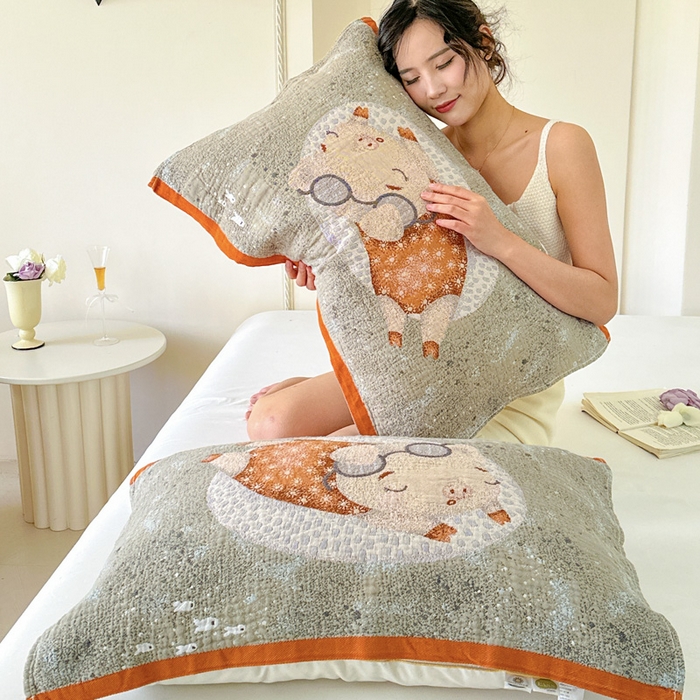 91家纺网 家纺一手货源 找家纺 朴尔家纺-毛巾被 2026新款全棉欣软系列定位四层加厚柔软纱布枕巾 度假小猪