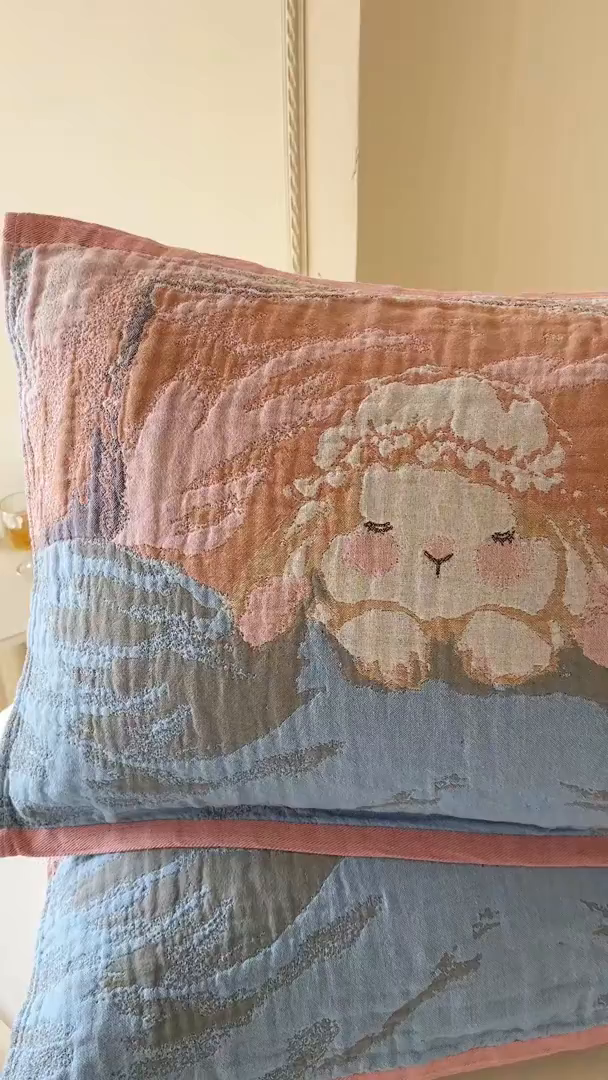 91家纺网 家纺一手货源 找家纺 朴尔家纺-毛巾被 2026新款全棉欣软系列定位四层加厚柔软纱布枕巾 粉兔酱