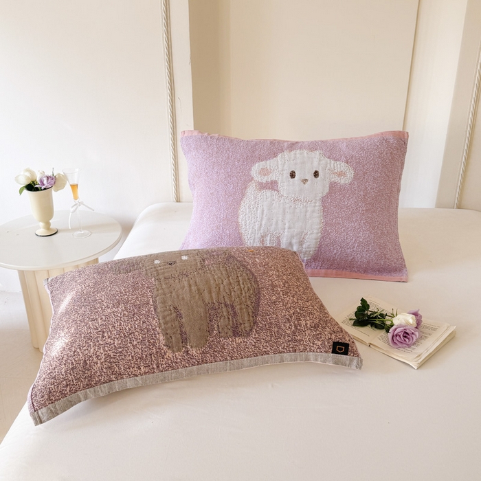 91家纺网 家纺一手货源 找家纺 朴尔家纺-毛巾被 2026新款全棉欣软系列定位四层加厚柔软纱布枕巾 紫色咩咩羊