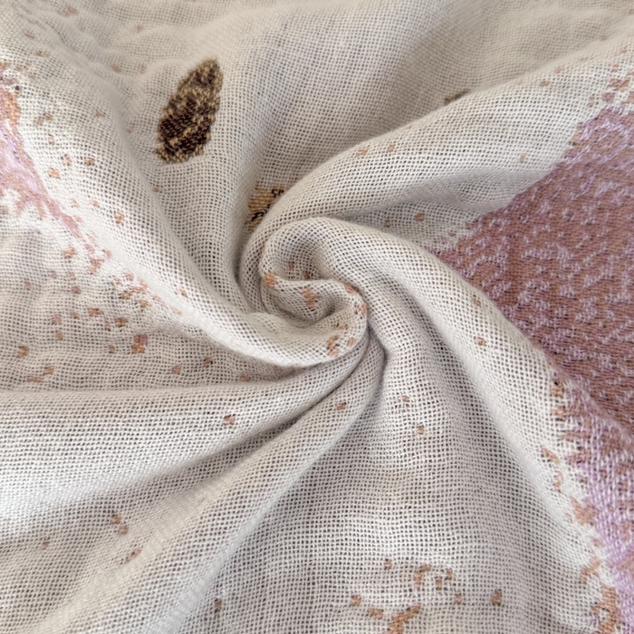 91家纺网 家纺一手货源 找家纺 朴尔家纺-毛巾被 2026新款全棉欣软系列定位四层加厚柔软纱布枕巾 紫色咩咩羊