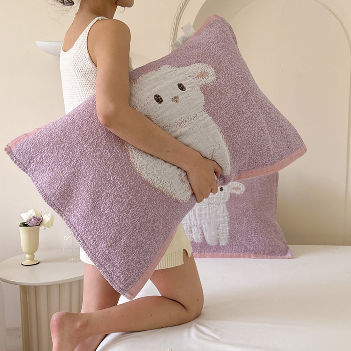 91家纺网 家纺一手货源 找家纺 朴尔家纺-毛巾被 2026新款全棉欣软系列定位四层加厚柔软纱布枕巾 紫色咩咩羊