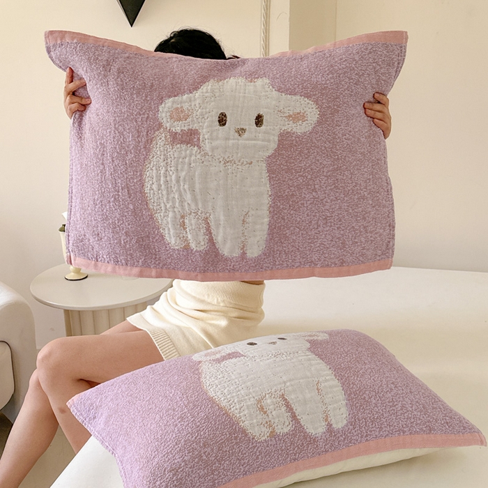 91家纺网 家纺一手货源 找家纺 朴尔家纺-毛巾被 2026新款全棉欣软系列定位四层加厚柔软纱布枕巾 紫色咩咩羊