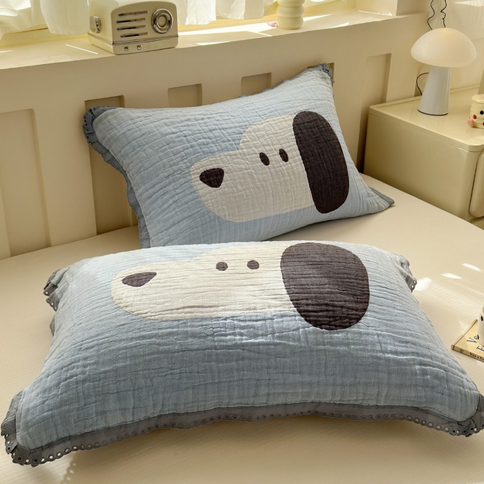 91家纺网 家纺一手货源 找家纺 朴尔家纺-毛巾被 2026新款皱皱纱卡通大版花边全棉四层纱布枕巾 好奇狗