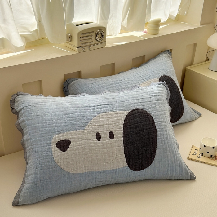 91家纺网 家纺一手货源 找家纺 朴尔家纺-毛巾被 2026新款皱皱纱卡通大版花边全棉四层纱布枕巾 好奇狗