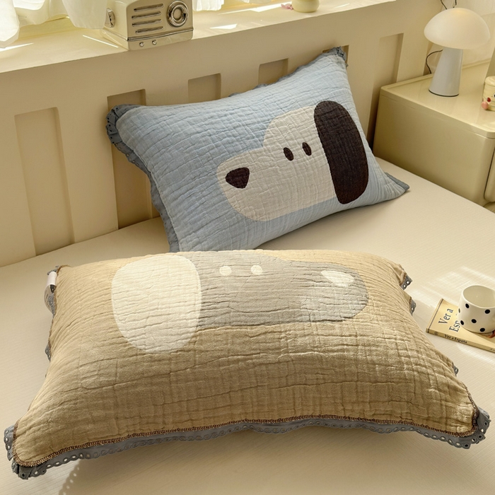 91家纺网 家纺一手货源 找家纺 朴尔家纺-毛巾被 2026新款皱皱纱卡通大版花边全棉四层纱布枕巾 好奇狗