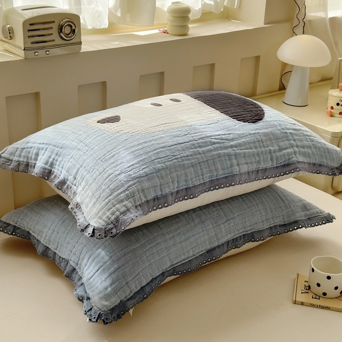 91家纺网 家纺一手货源 找家纺 朴尔家纺-毛巾被 2026新款皱皱纱卡通大版花边全棉四层纱布枕巾 好奇狗