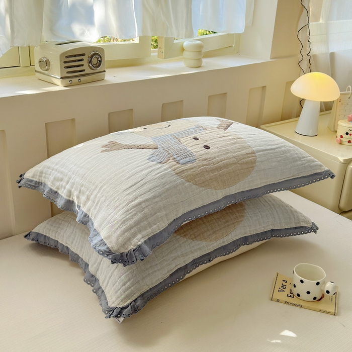 91家纺网 家纺一手货源 找家纺 朴尔家纺-毛巾被 2026新款皱皱纱卡通大版花边全棉四层纱布枕巾 淘气雪人