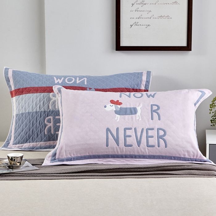 91家纺网 家纺一手货源 找家纺 朴尔家纺-毛巾被 2026新款彩色糖果系列纯棉三层纱布枕巾 调皮狗粉