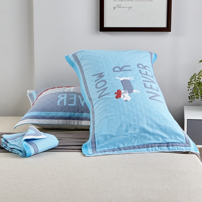 91家纺网 家纺一手货源 找家纺 朴尔家纺-毛巾被 2026新款彩色糖果系列纯棉三层纱布枕巾 调皮狗蓝