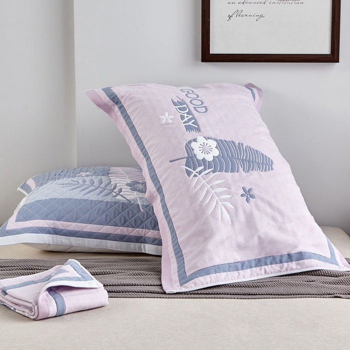 91家纺网 家纺一手货源 找家纺 朴尔家纺-毛巾被 2026新款彩色糖果系列纯棉三层纱布枕巾 美好的一天灰粉