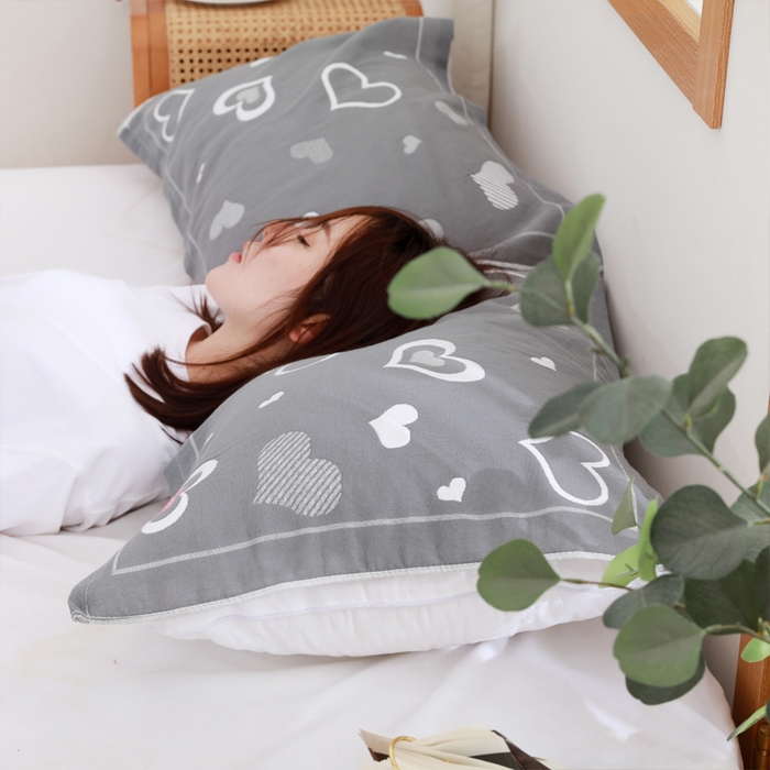 91家纺网 家纺一手货源 找家纺 朴尔家纺-毛巾被 2026新款柔棉花间风系列三层纱布枕巾 心连心灰