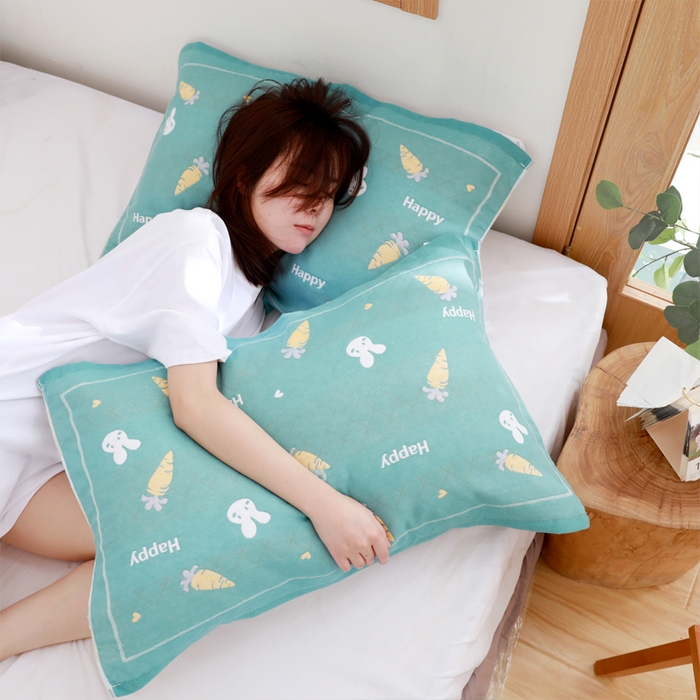 91家纺网 家纺一手货源 找家纺 朴尔家纺-毛巾被 2026新款柔棉花间风系列三层纱布枕巾 悠闲小兔绿