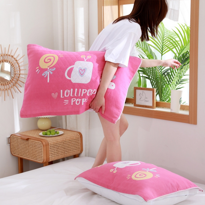 91家纺网 家纺一手货源 找家纺 朴尔家纺-毛巾被 2026新款柔棉花间风系列三层纱布枕巾 棒棒糖粉