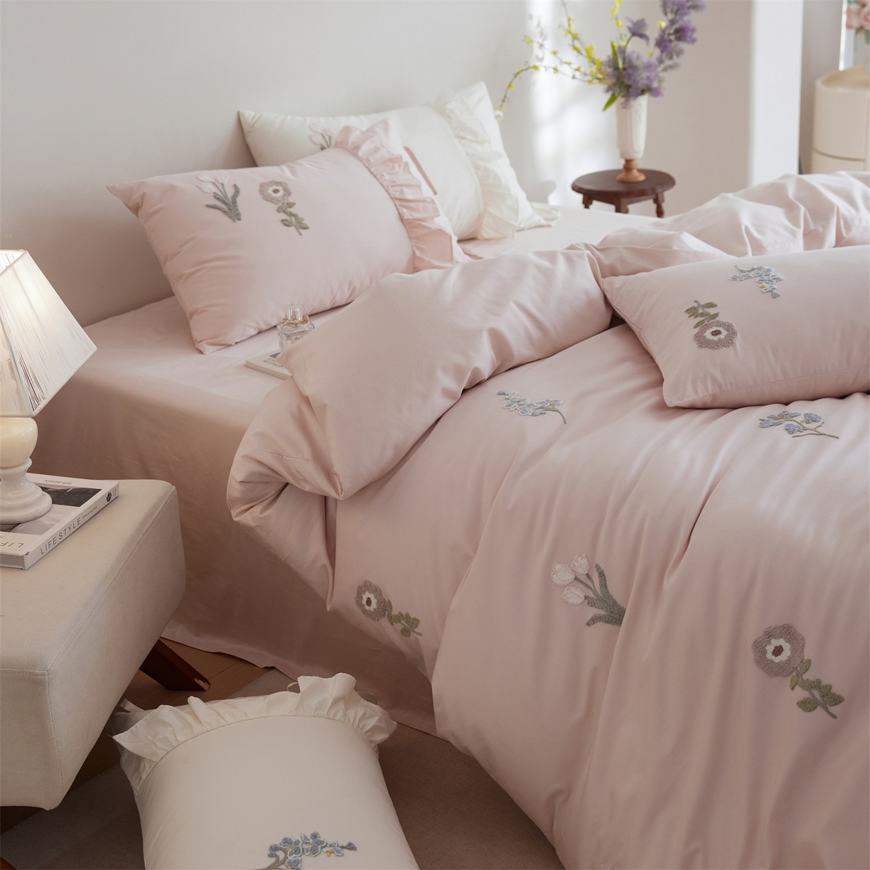 91家纺网 家纺一手货源 找家纺 （总）初拾 2026新款全棉“小清新”毛巾绣四件套—白山茶 （会员减20 控价： 日常券后不低于368元）