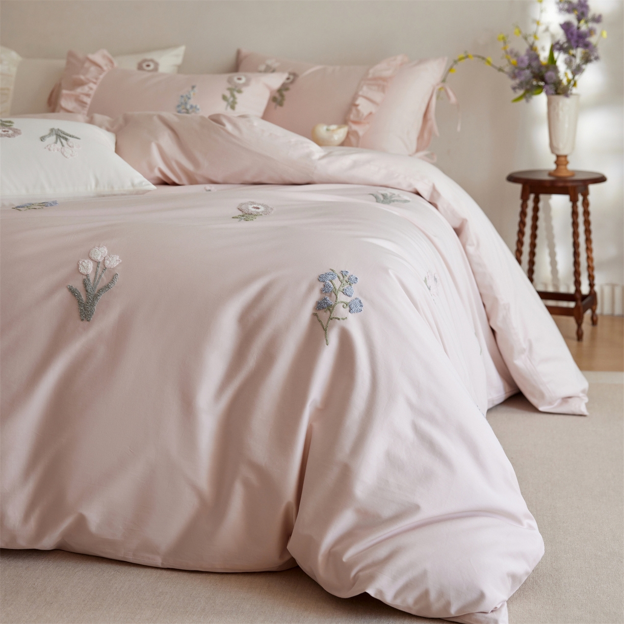 91家纺网 家纺一手货源 找家纺 （总）初拾 2026新款全棉“小清新”毛巾绣四件套—白山茶 （会员减20 控价： 日常券后不低于368元）