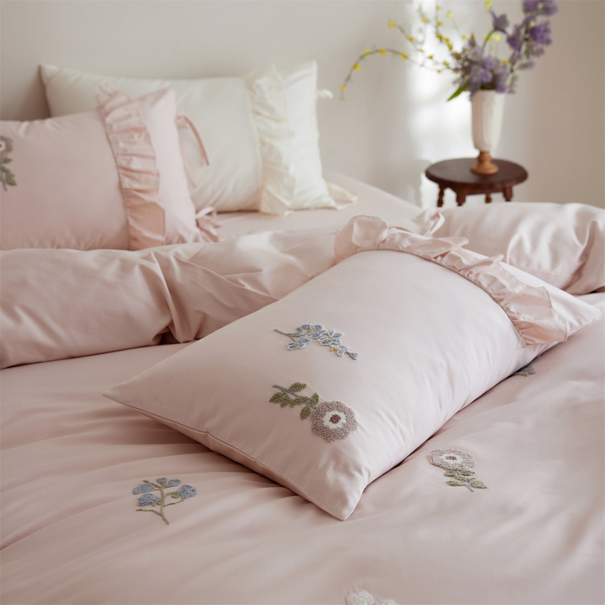 91家纺网 家纺一手货源 找家纺 （总）初拾 2026新款全棉“小清新”毛巾绣四件套—白山茶 （会员减20 控价： 日常券后不低于368元）